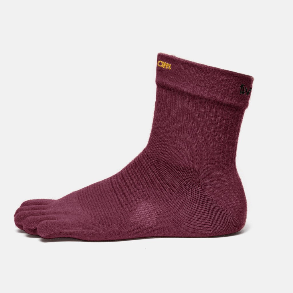 Maroon five-toe mini crew sock